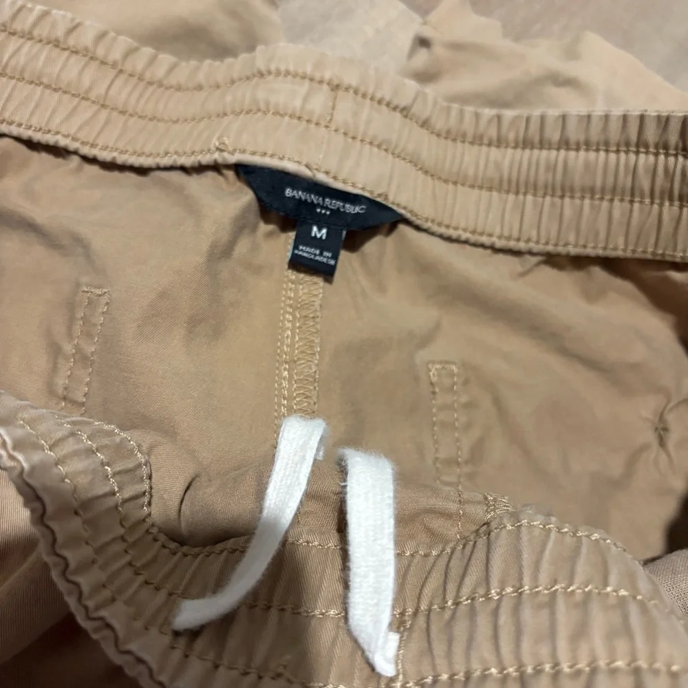 Banana cargo shorts tan size‎ medium